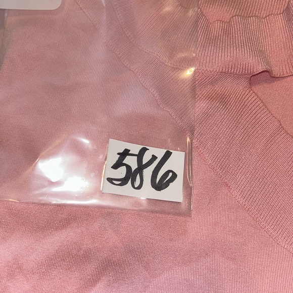 525 NWT! Flamingo Pink One Shoulder Turtleneck Top Size L - Picture 9 of 9